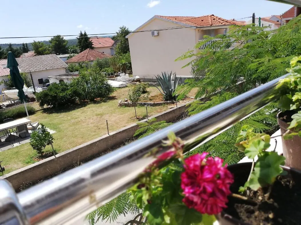 Apartment Zola Gornji Karin Croatia